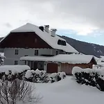 Haus-holzer Lejlighed