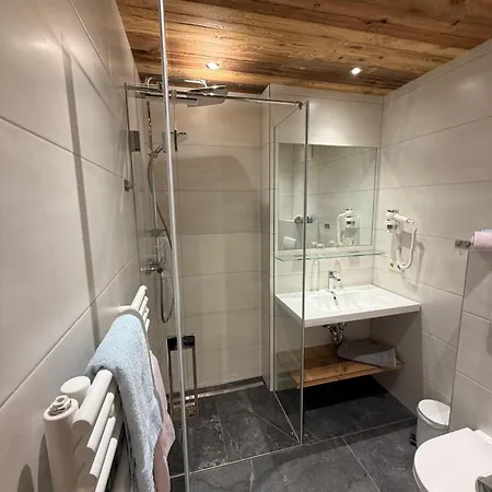 Haus-holzer * Mauterndorf (Salzburg)