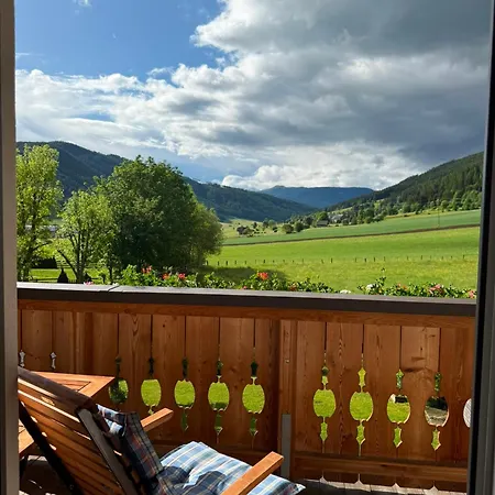 Haus-holzer Lägenhet *