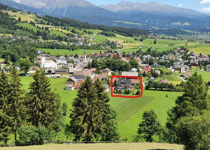 Haus-holzer شقة *